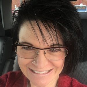 Meet your Posher, Connie